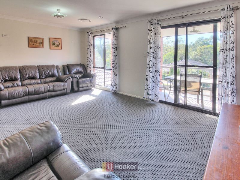 105 Jubilee Avenue, Forest Lake QLD 4078