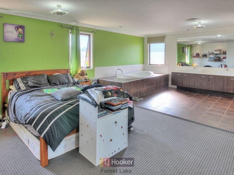 105 Jubilee Avenue, Forest Lake QLD 4078