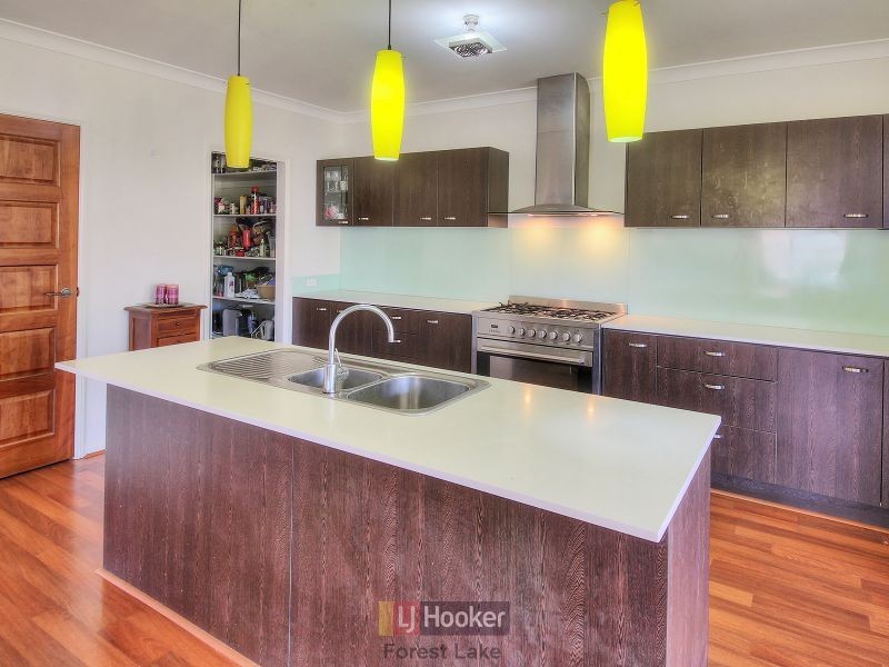 105 Jubilee Avenue, Forest Lake QLD 4078