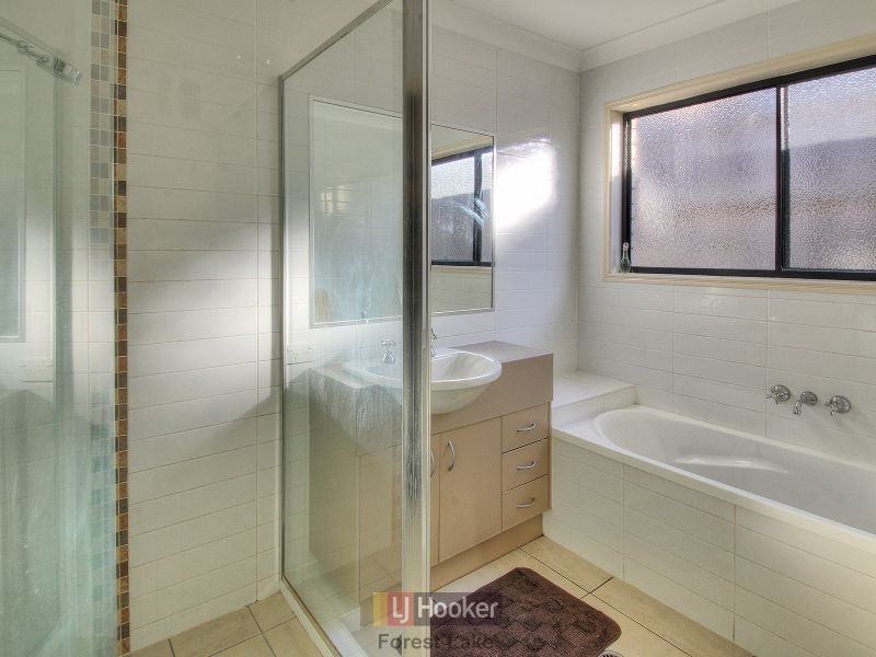 32 Riverside Crescent, Springfield Lakes QLD 4300