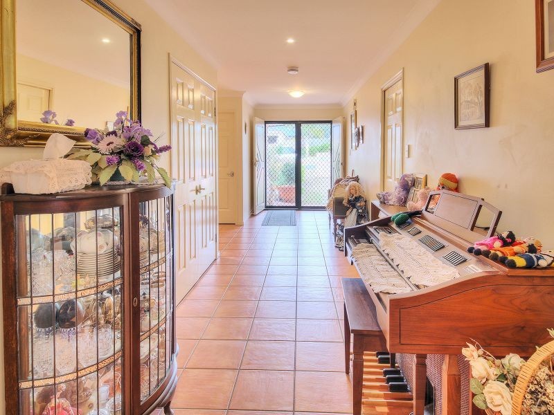 6 Balmoral Place, Forest Lake QLD 4078