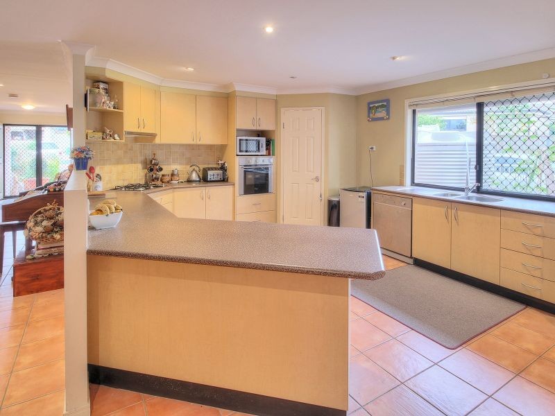 6 Balmoral Place, Forest Lake QLD 4078