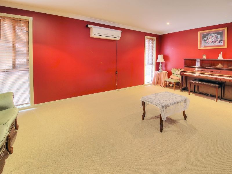 6 Balmoral Place, Forest Lake QLD 4078