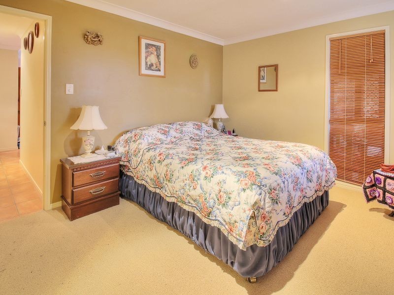 6 Balmoral Place, Forest Lake QLD 4078