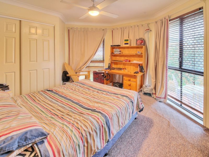 6 Balmoral Place, Forest Lake QLD 4078