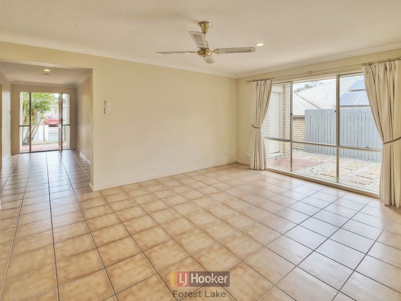11 Piccadilly Place, Forest Lake QLD 4078
