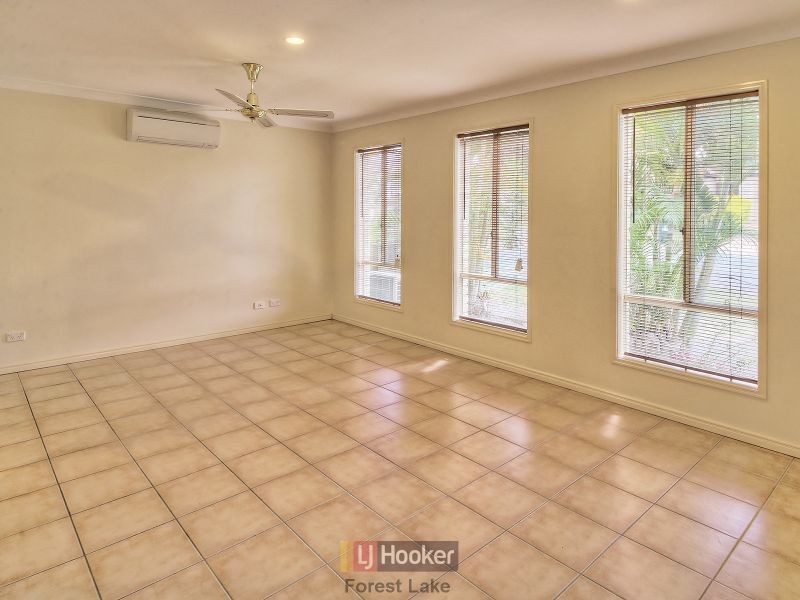11 Piccadilly Place, Forest Lake QLD 4078