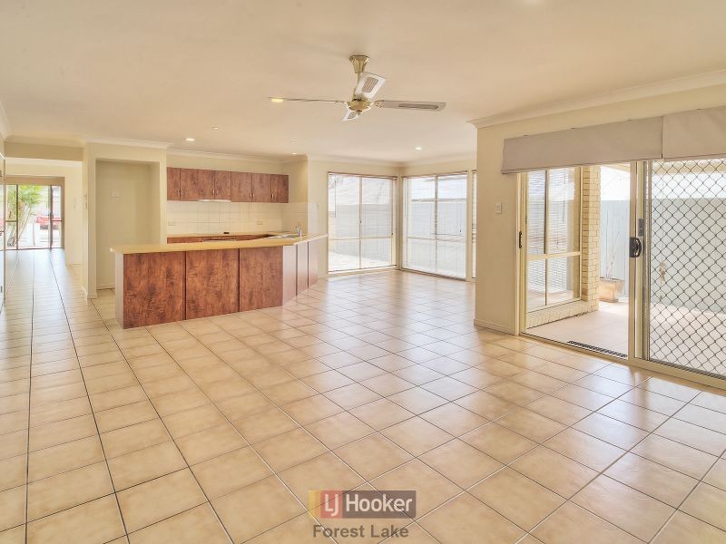 11 Piccadilly Place, Forest Lake QLD 4078