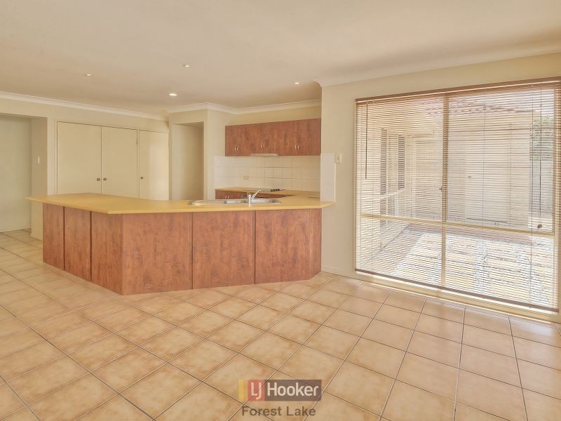 11 Piccadilly Place, Forest Lake QLD 4078