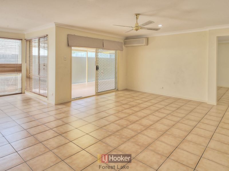 11 Piccadilly Place, Forest Lake QLD 4078