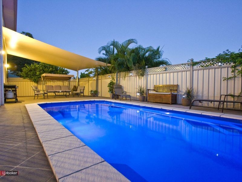 16 Lawson Place, Forest Lake QLD 4078