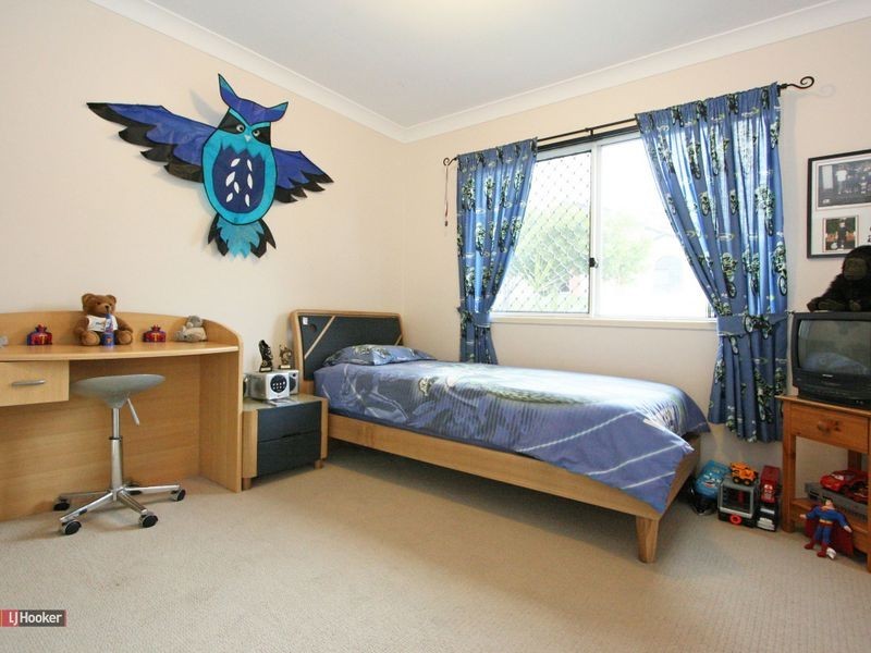 16 Lawson Place, Forest Lake QLD 4078