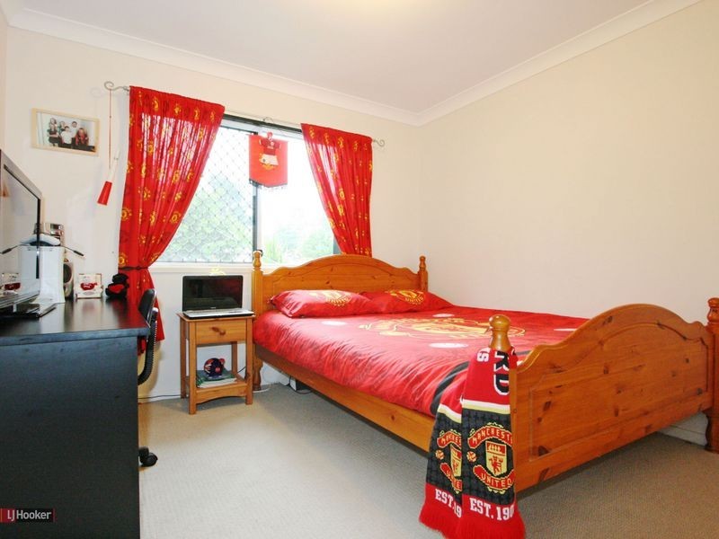 16 Lawson Place, Forest Lake QLD 4078