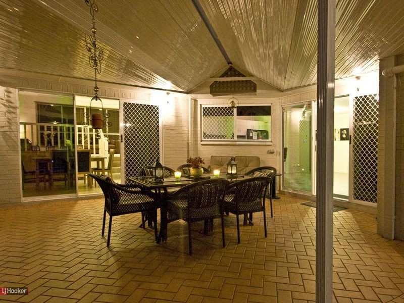 16 Lawson Place, Forest Lake QLD 4078