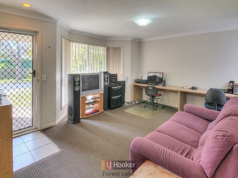 6 Acorn Circuit, Forest Lake QLD 4078