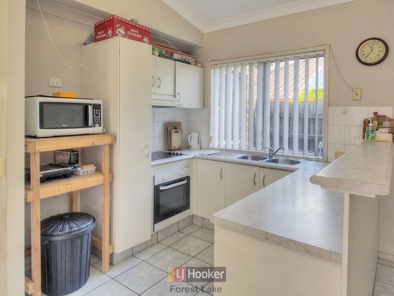 6 Acorn Circuit, Forest Lake QLD 4078