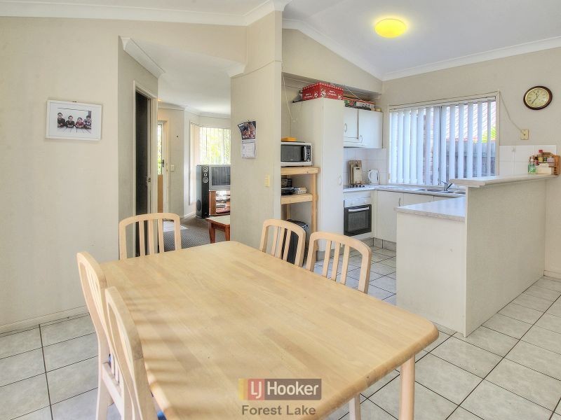 6 Acorn Circuit, Forest Lake QLD 4078