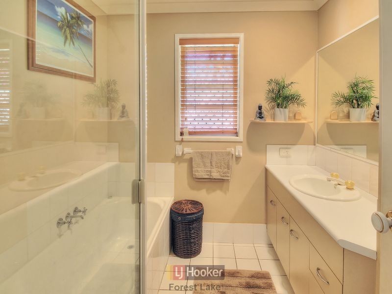 16 Teasel Crescent, Forest Lake QLD 4078