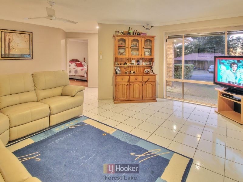 17 Atherton Circuit, Forest Lake QLD 4078