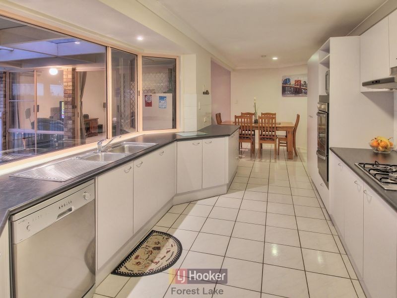 17 Atherton Circuit, Forest Lake QLD 4078