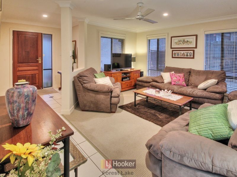 8 Milliken Circuit, Forest Lake QLD 4078