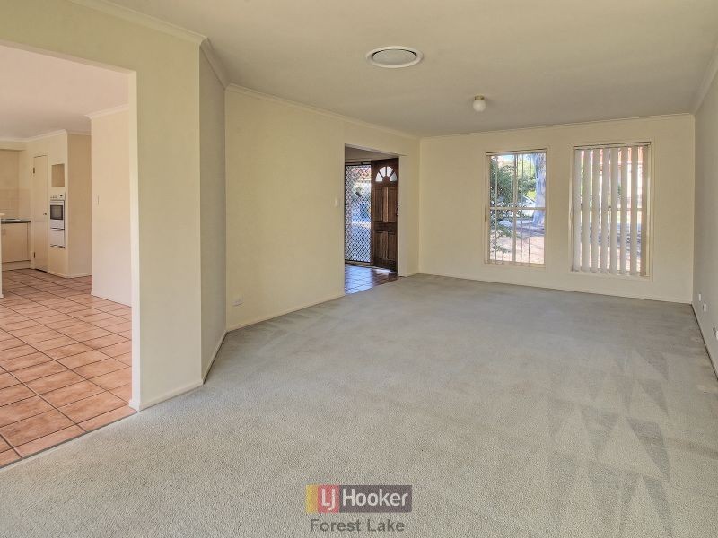 28 Lakeside Crescent, Forest Lake QLD 4078