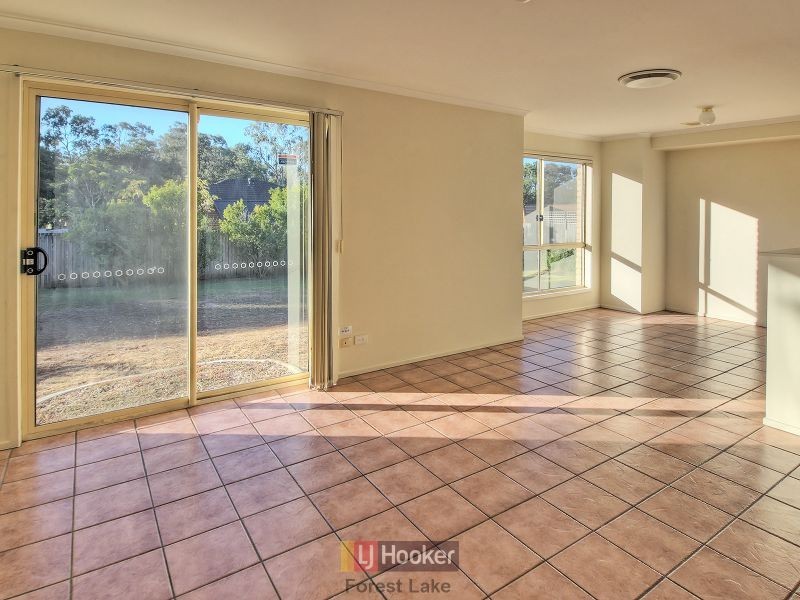 28 Lakeside Crescent, Forest Lake QLD 4078