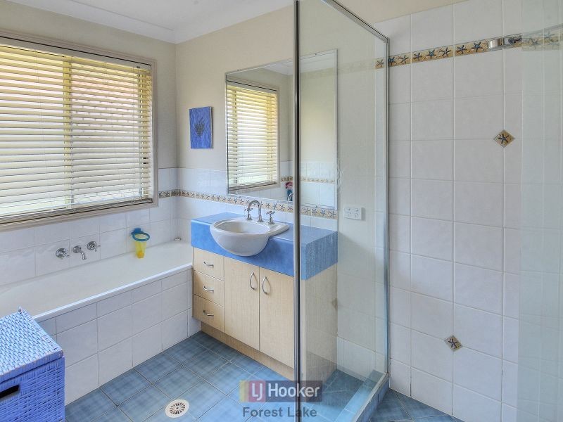 7 Della Ricca Place, Forest Lake QLD 4078