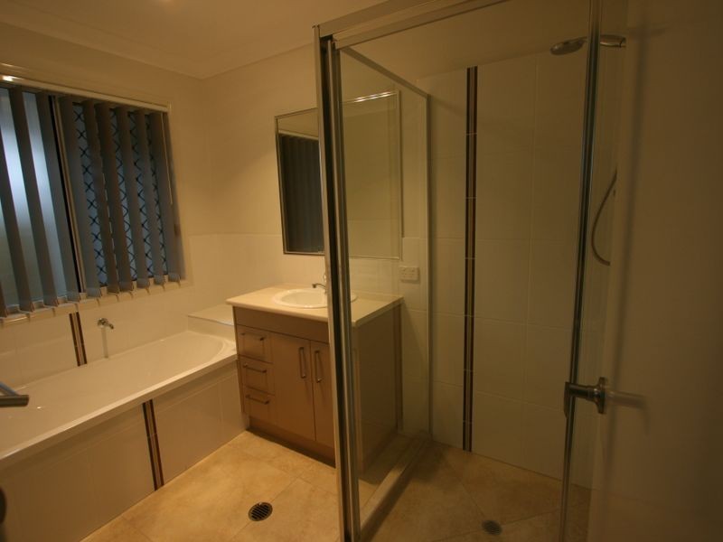 26 The Avenue, Heathwood QLD 4110