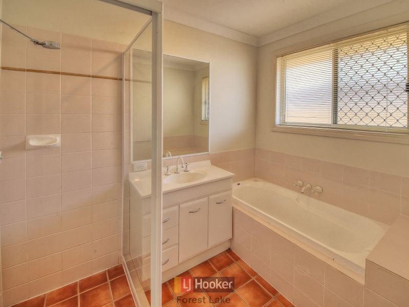 10 Elabana Place, Forest Lake QLD 4078