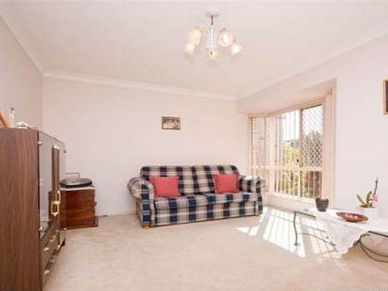 35 Lakeside Crescent, Forest Lake QLD 4078