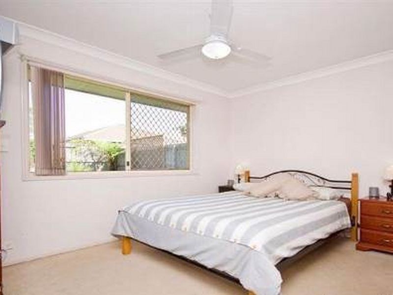 35 Lakeside Crescent, Forest Lake QLD 4078