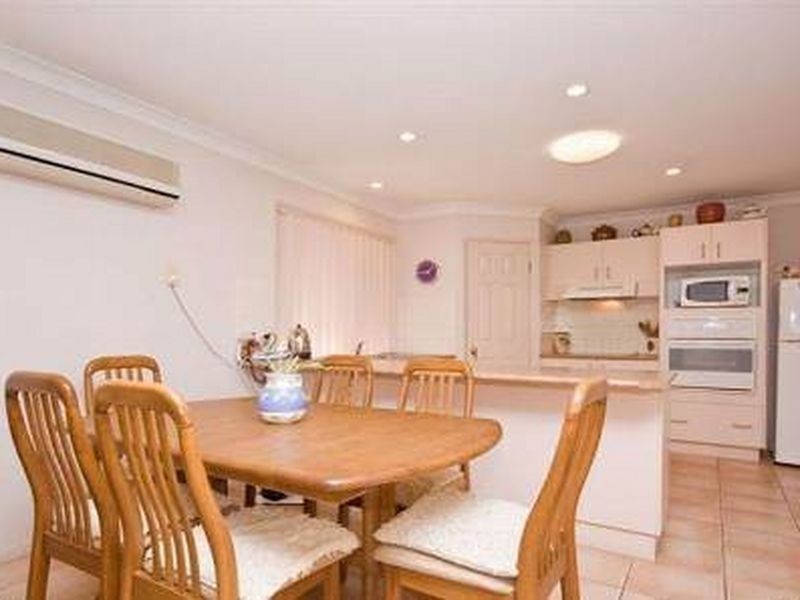 35 Lakeside Crescent, Forest Lake QLD 4078