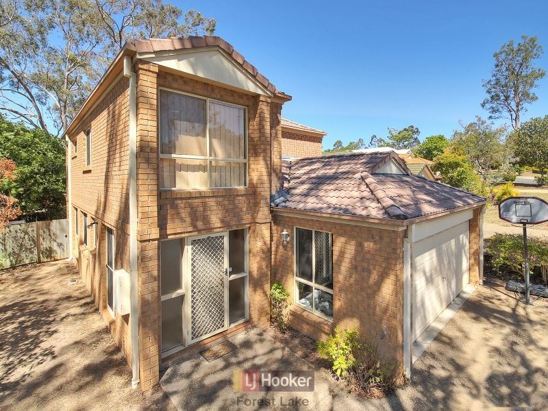 2 Chestnut Place, Forest Lake QLD 4078