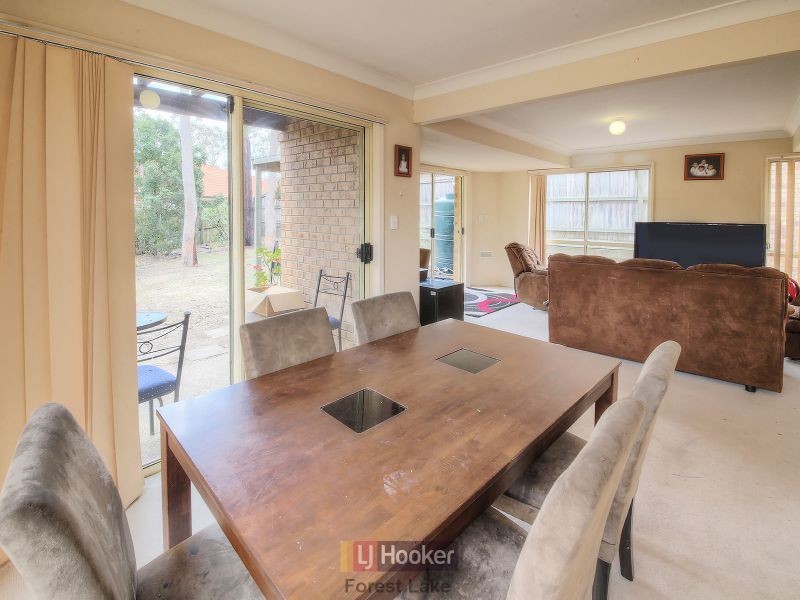 2 Chestnut Place, Forest Lake QLD 4078