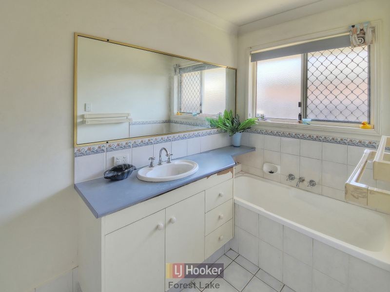 62 Central Street, Forest Lake QLD 4078
