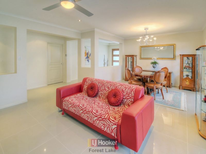 22 Sandalwood Street, Heathwood QLD 4110