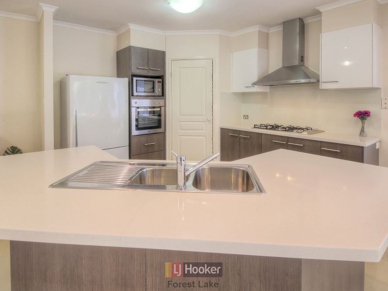 22 Sandalwood Street, Heathwood QLD 4110