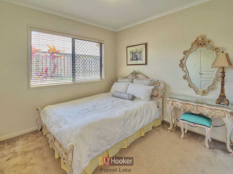 22 Sandalwood Street, Heathwood QLD 4110
