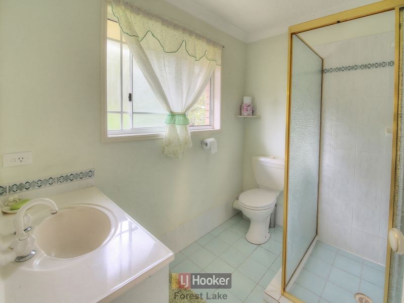 16 Paluna Place, Forest Lake QLD 4078