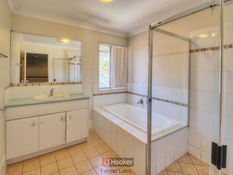 10 Eungella Terrace, Forest Lake QLD 4078
