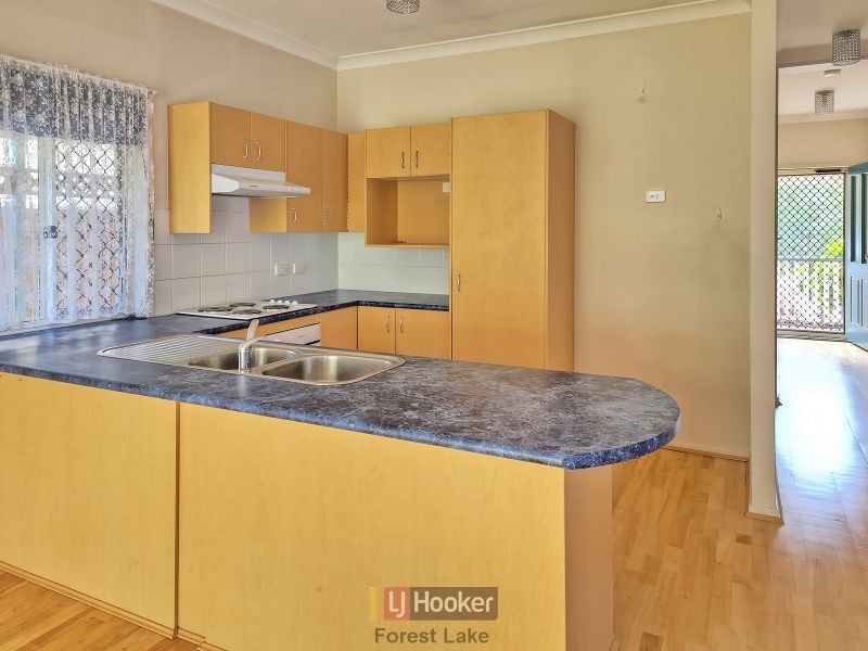 16 Piccadilly Place, Forest Lake QLD 4078