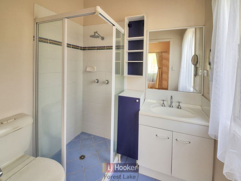 16 Piccadilly Place, Forest Lake QLD 4078