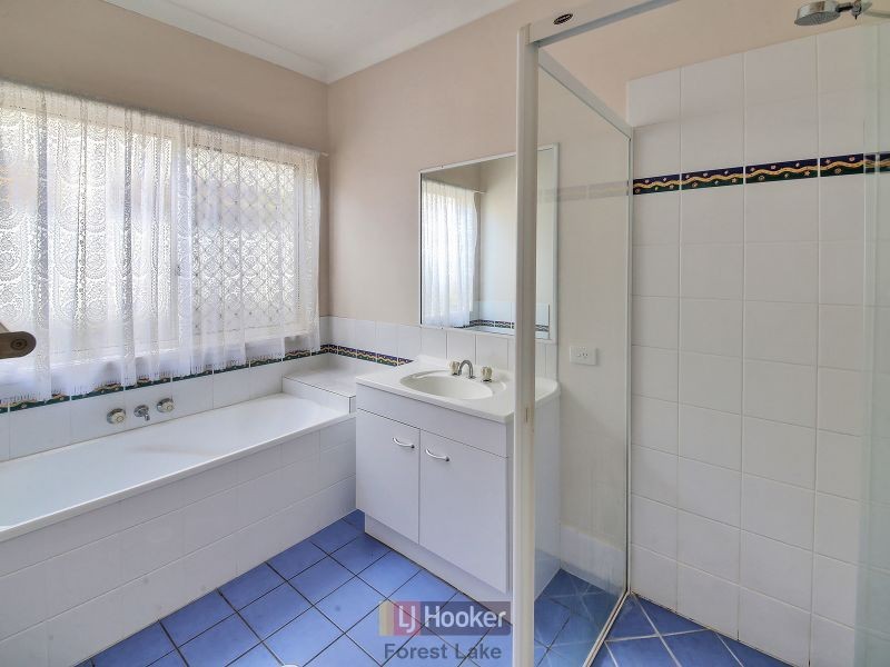 16 Piccadilly Place, Forest Lake QLD 4078