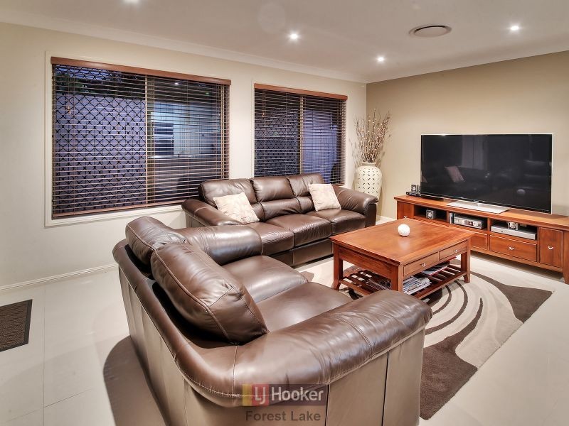 3 Uluru Place, Forest Lake QLD 4078