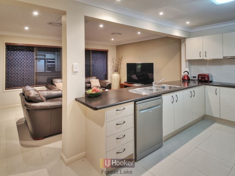 3 Uluru Place, Forest Lake QLD 4078