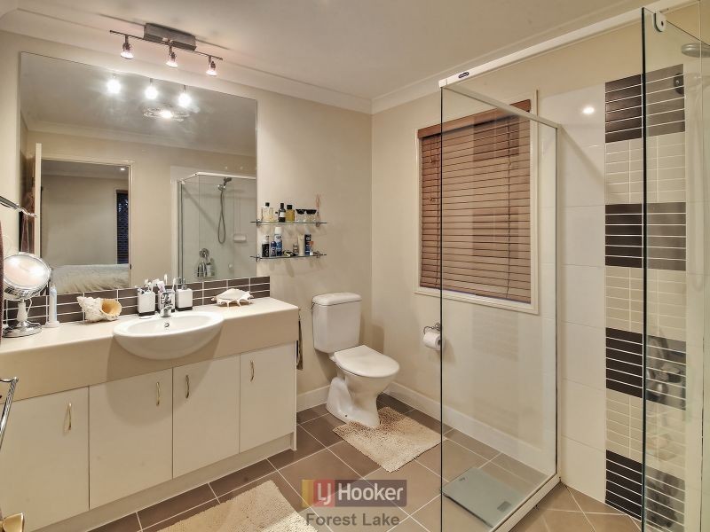 3 Uluru Place, Forest Lake QLD 4078