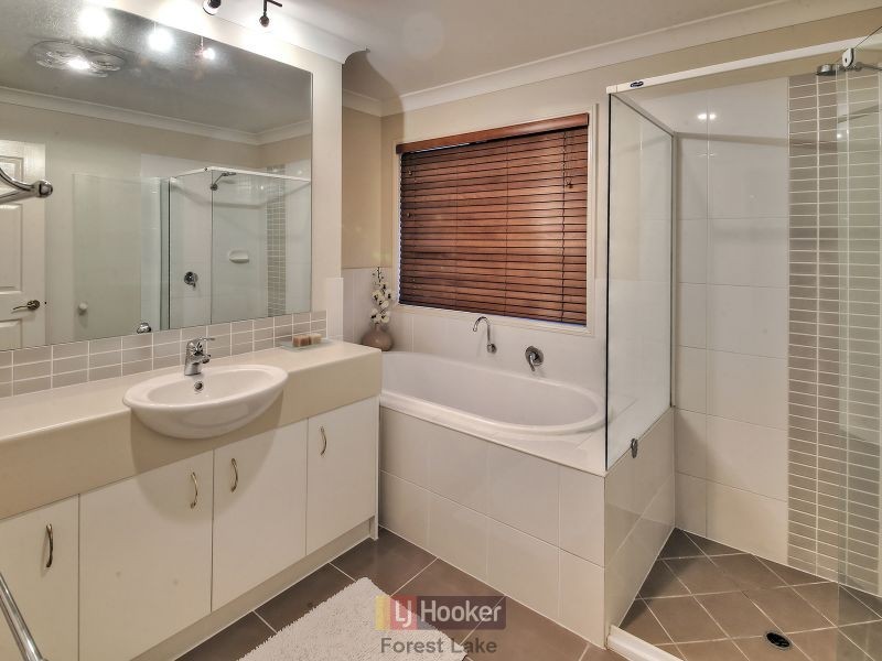 3 Uluru Place, Forest Lake QLD 4078