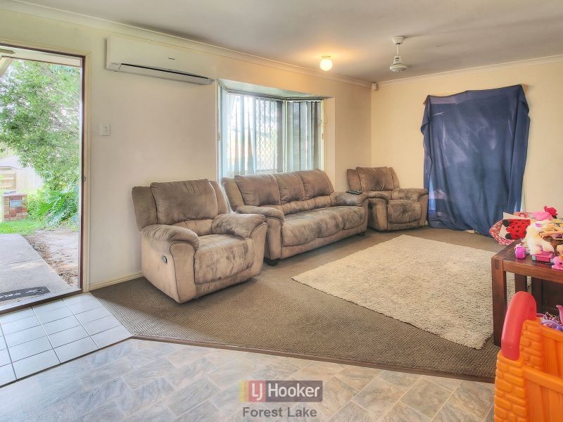 10 Lyrebird Close, Doolandella QLD 4077