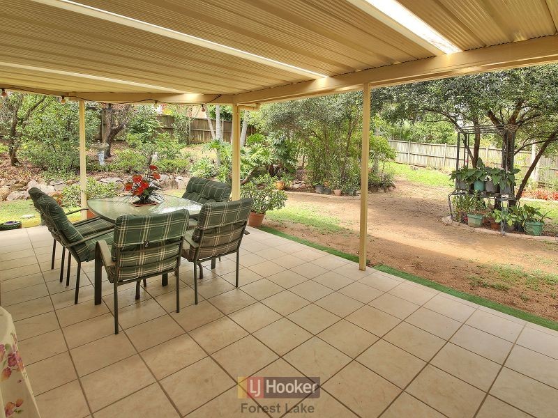 16 Paluna Place, Forest Lake QLD 4078